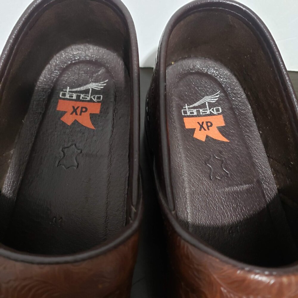 Dansko Professional Brown Leather Embossed Clogs Shoes US 10.5-11/EU 41 - Picture 4 of 14